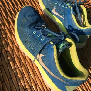 Women’s FLEX 2016 RUN nike shoes.